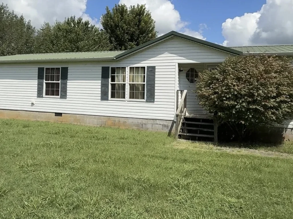 1,792 sqft on 1 acre, cosmetic only, brand new HVAC