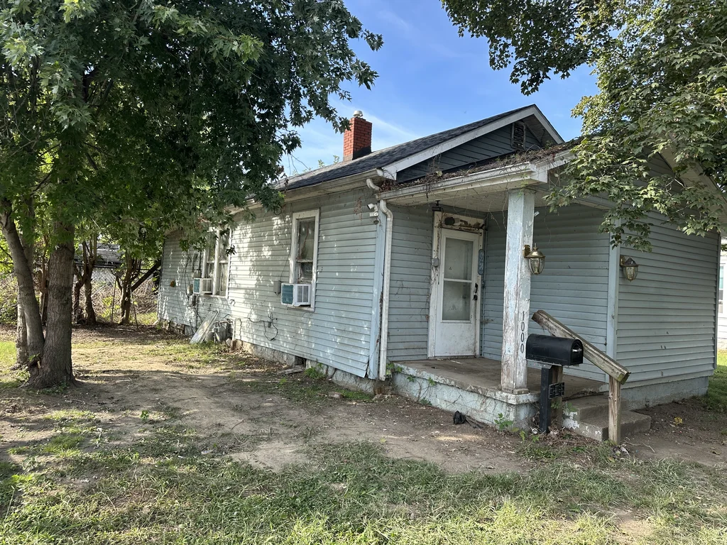 Evansville Fixer-Upper – 2 Bed/1 Bath Under $50K