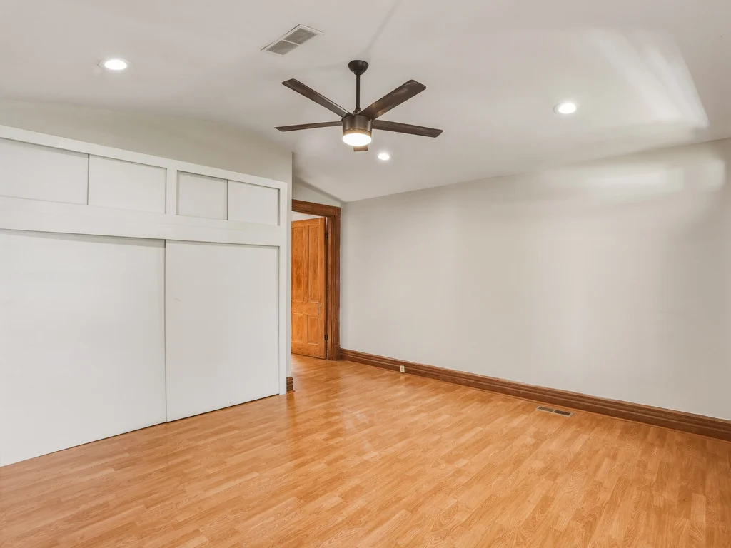 Home With The View - 2 Bed | 1 Bath | Clifton Heights 