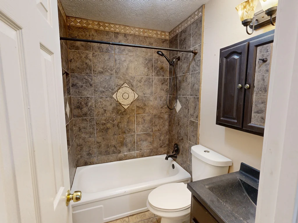 Starter home, downsizer, or investor opportunity in Fern Creek, Louisville, KY