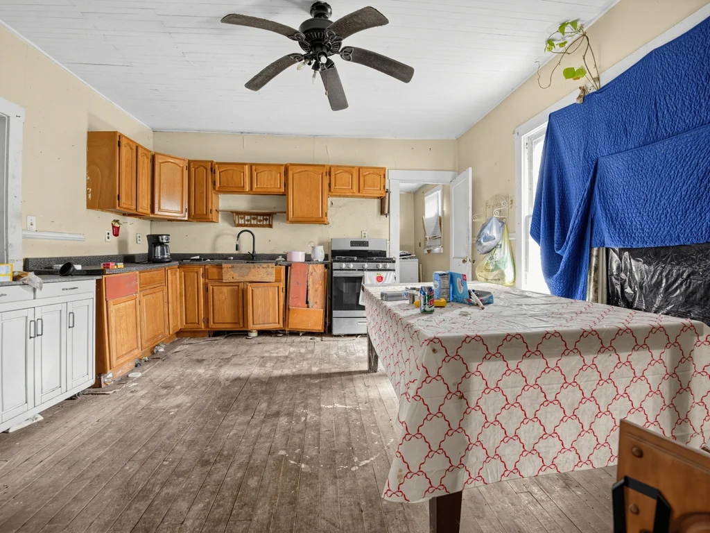 Investor special in rural Clay County