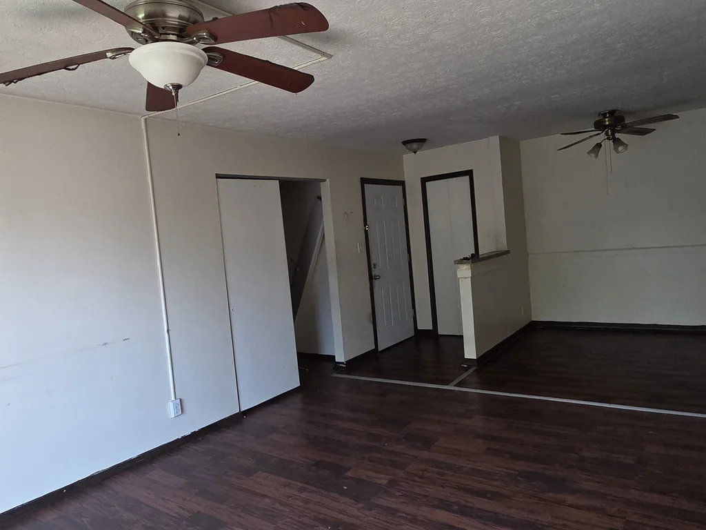 2BR/1BA + Office Condo | Vacant | HOA Covers Heat, A/C, Water & Sewer | ~9 % Cap | Priced to Move