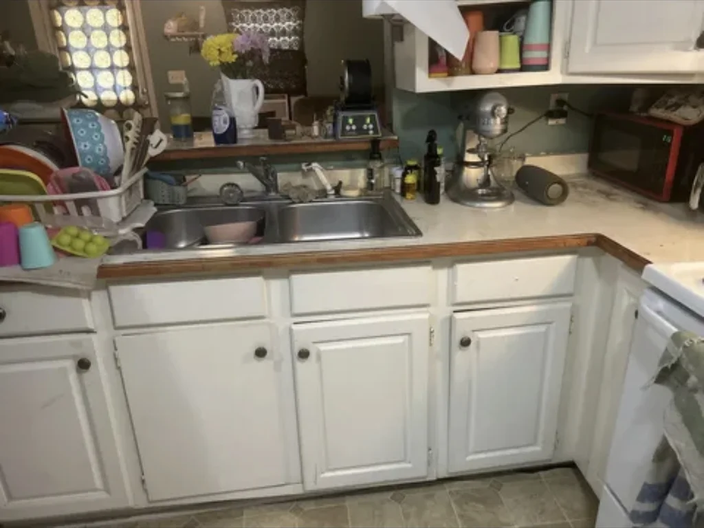 2 Rental Houses, $2200 per month income. Both are 2/1 units near downtown