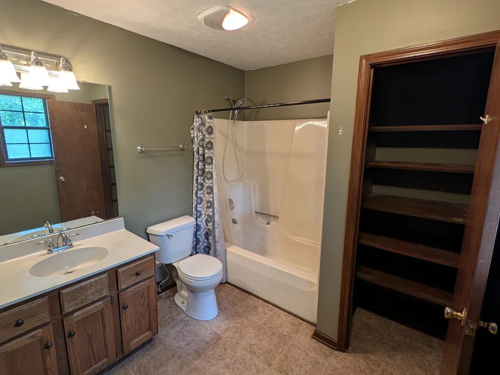 3+BR Brick Ranch w/ Full Basement | ARV $277K