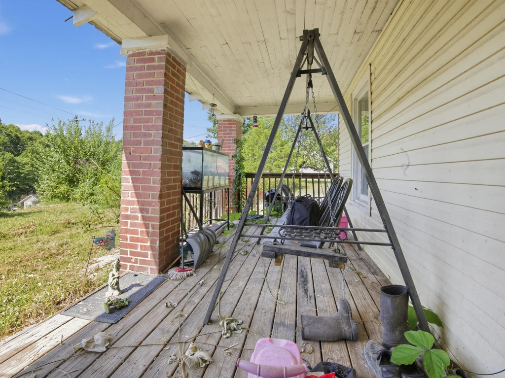 Investor special in rural Clay County