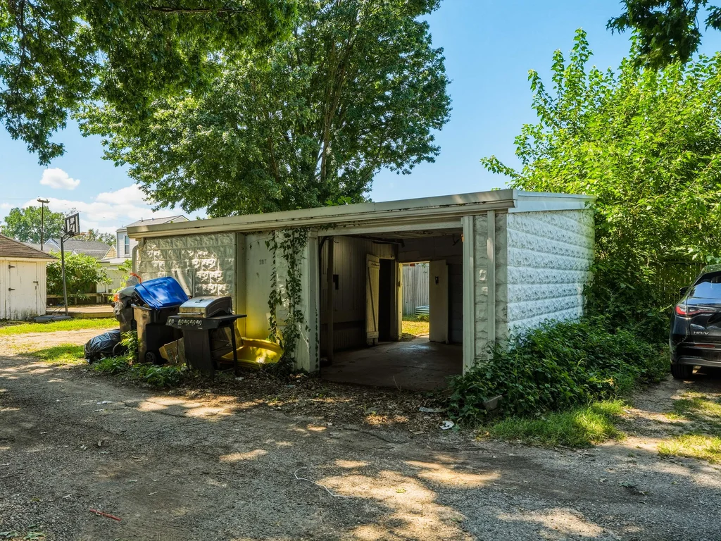 Home With The View - 2 Bed | 1 Bath | Clifton Heights 