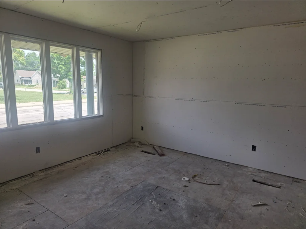 8 APARTMENTS + GARAGE/STORAGE | ASKING PRICE $600,000