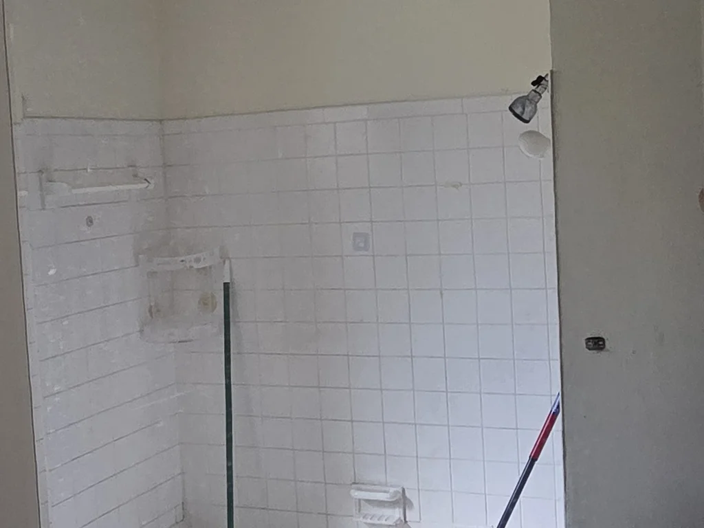 2BR/1BA + Office Condo | Vacant | HOA Covers Heat, A/C, Water & Sewer | ~9 % Cap | Priced to Move