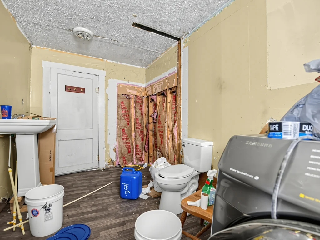 Investor special in rural Clay County