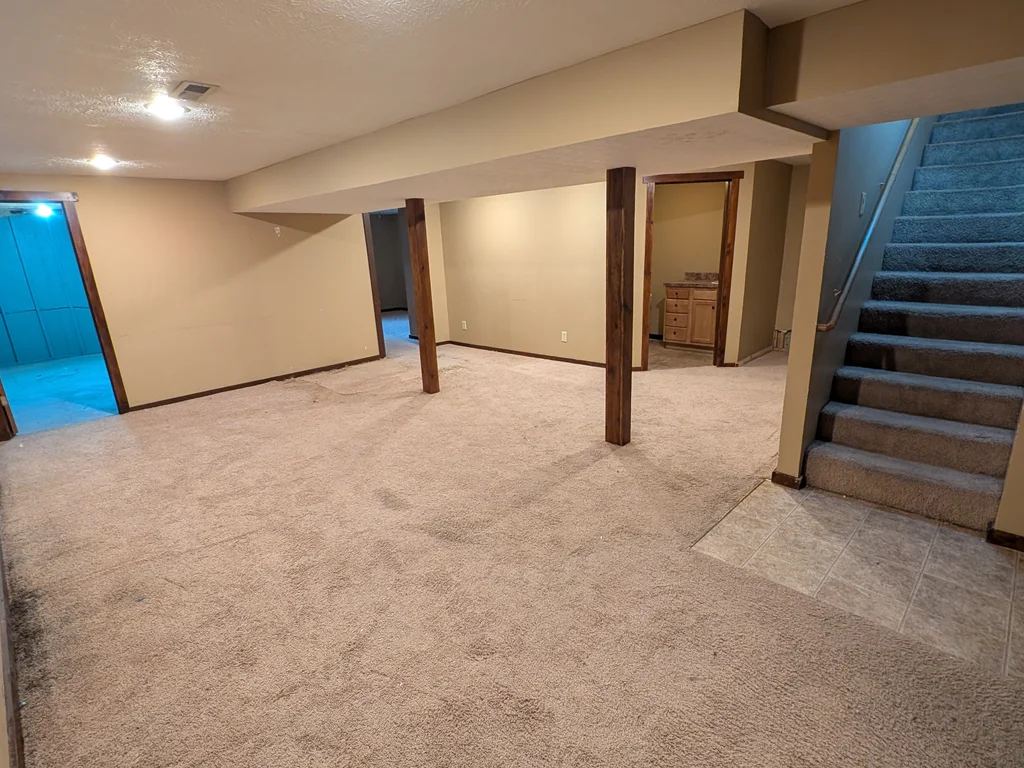 3+BR Brick Ranch w/ Full Basement | ARV $277K