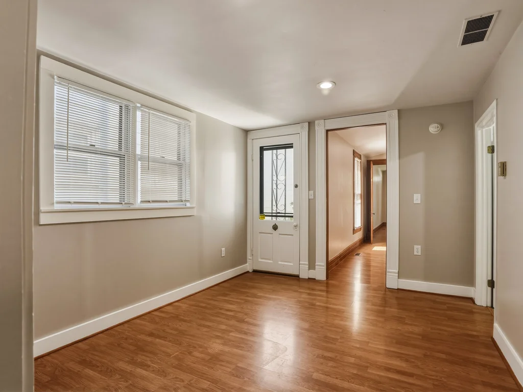 Home With The View - 2 Bed | 1 Bath | Clifton Heights 