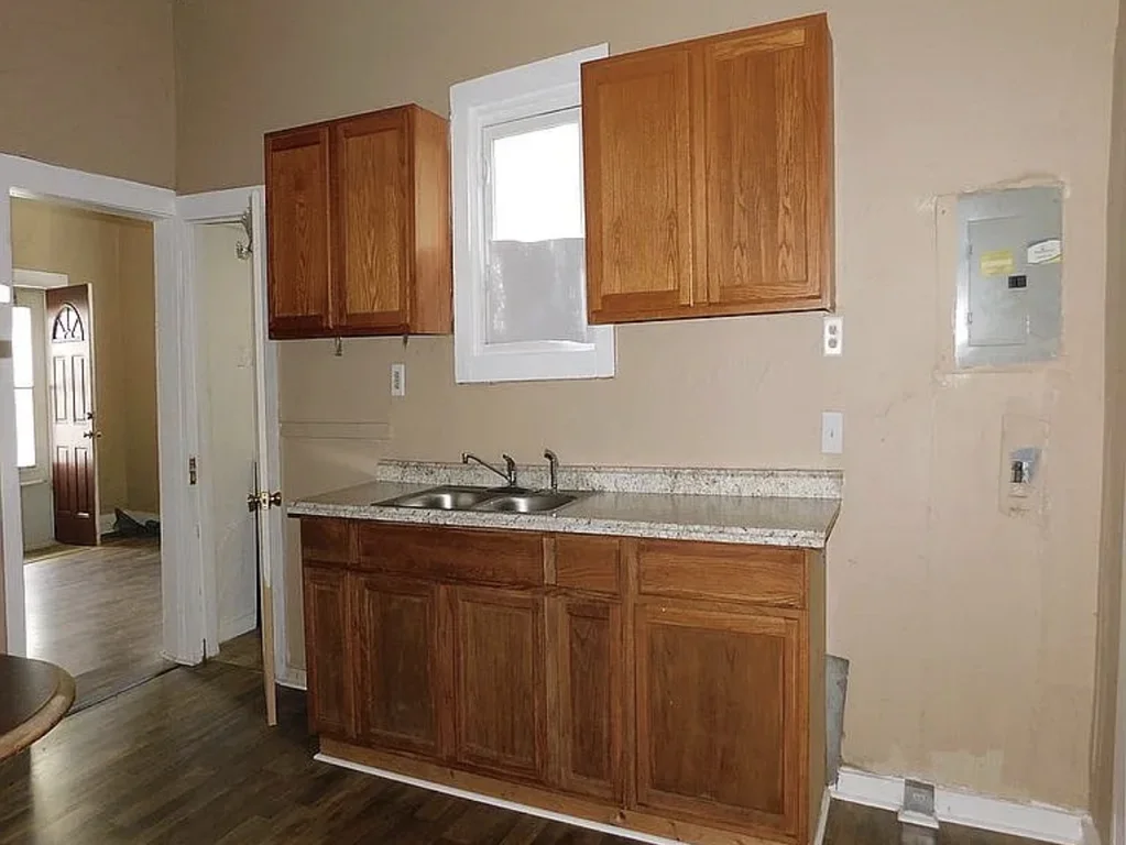 1,500+ Sq Ft | Evansville's 47710
