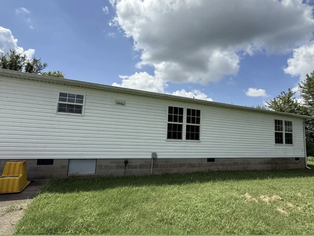 1,792 sqft on 1 acre, cosmetic only, brand new HVAC
