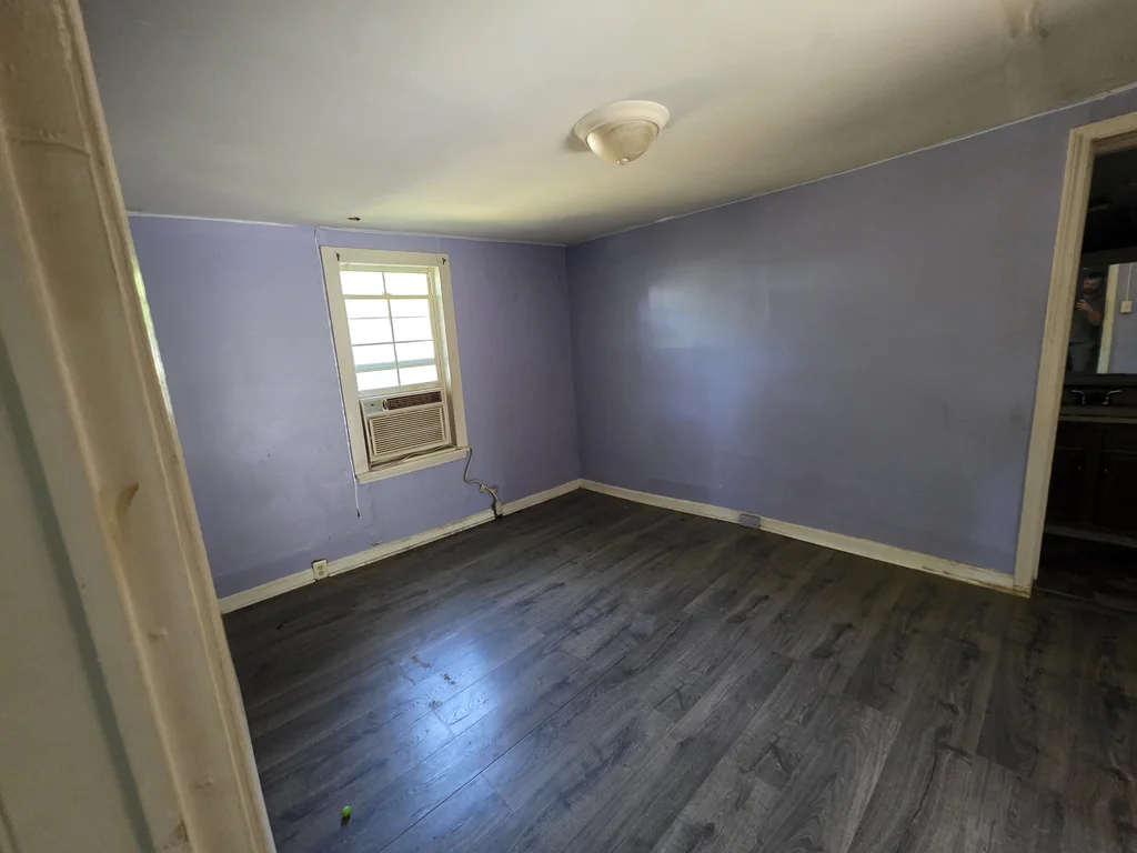 2 Rental Houses, $2200 per month income. Both are 2/1 units near downtown