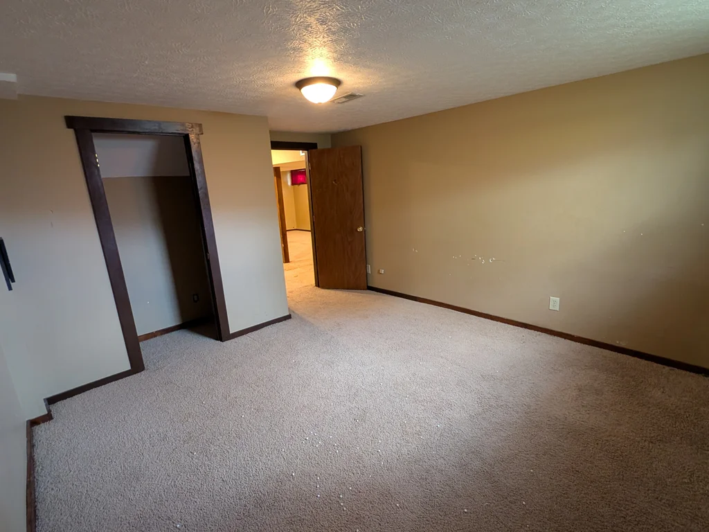 3+BR Brick Ranch w/ Full Basement | ARV $277K