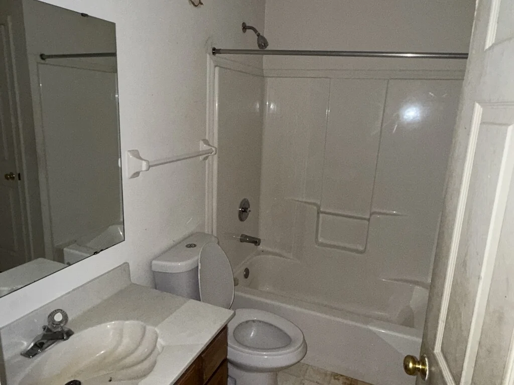 3,104 sqft 4 bed cosmetic only