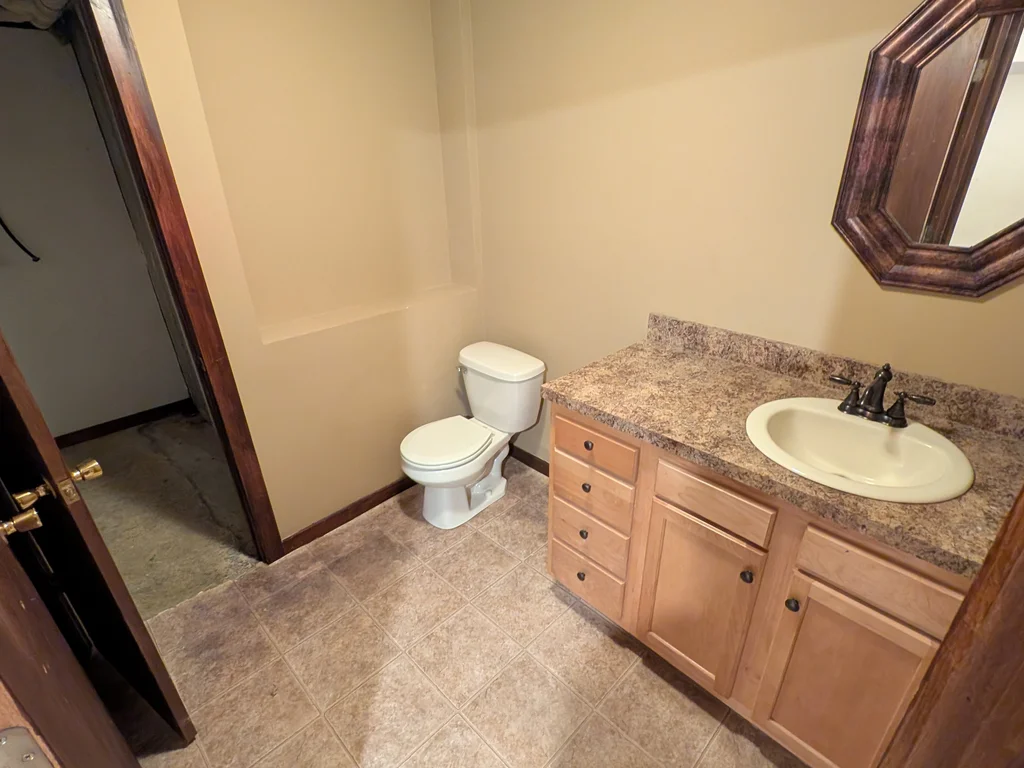3+BR Brick Ranch w/ Full Basement | ARV $277K