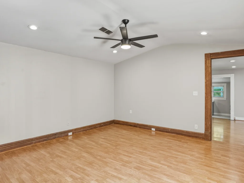 Home With The View - 2 Bed | 1 Bath | Clifton Heights 